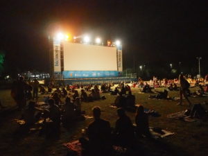 Bicinema Sotto le stelle di Bussoladomani, Parco Bussoladomani, cinema all'aperto, Lido di Camaiore, bike green, bike in, mobilità sostenibile, bici UpStudio Viareggio