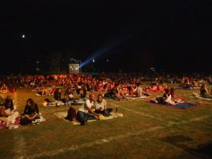 Bicinema Sotto le stelle di Bussoladomani, Parco Bussoladomani, cinema all'aperto, Lido di Camaiore, bike green, bike in, mobilità sostenibile, bici UpStudio Viareggio